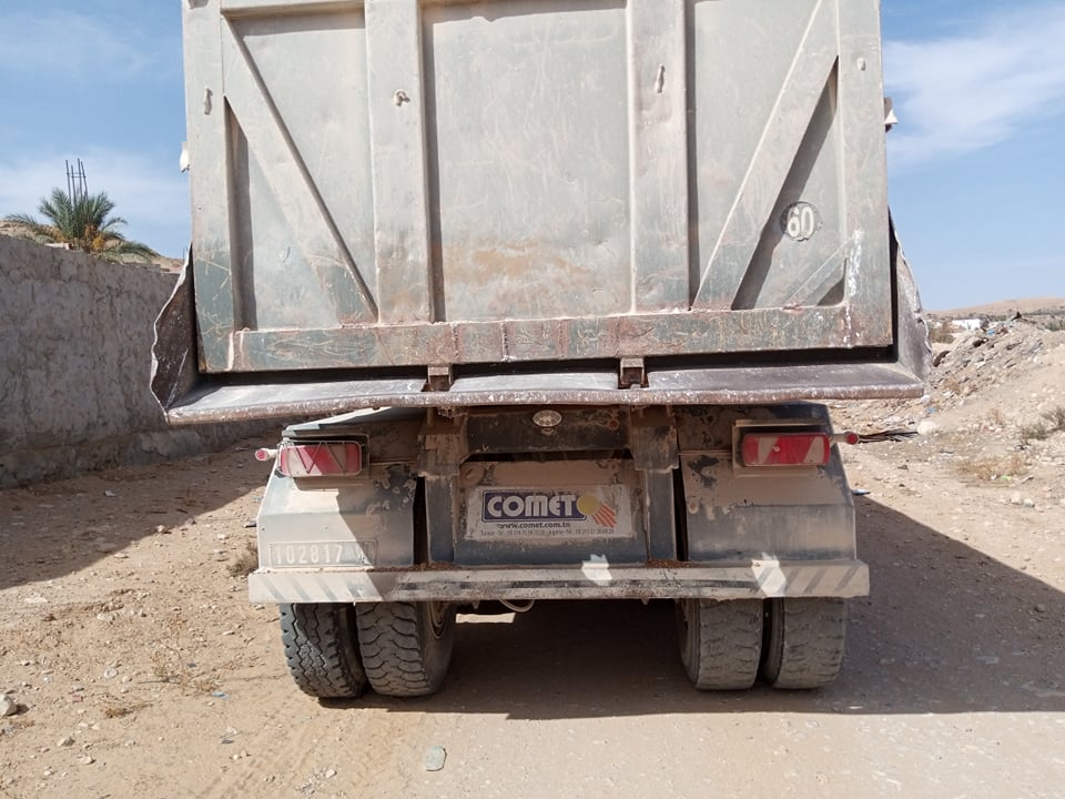 A Vendre Semi Remorque Benne Tp Comet Tataouine Tunisie Tractour Tn