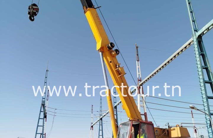 À vendre Grue automotrice Krupp 25 tones (1992) complet
